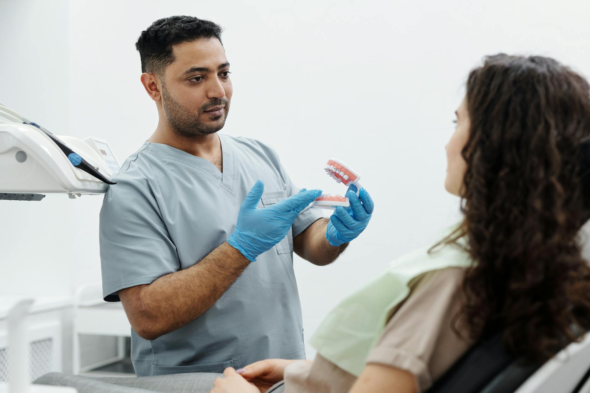 Penyebab Utama dan Faktor Risiko Periodontitis