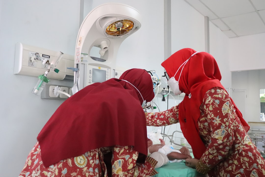 Cara Mengatasi Kepala Lonjong pada Bayi dengan Metode Aman dan Efektif
