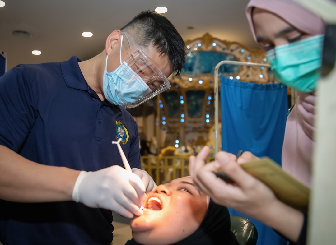 Apa Itu Tonsil Stones?