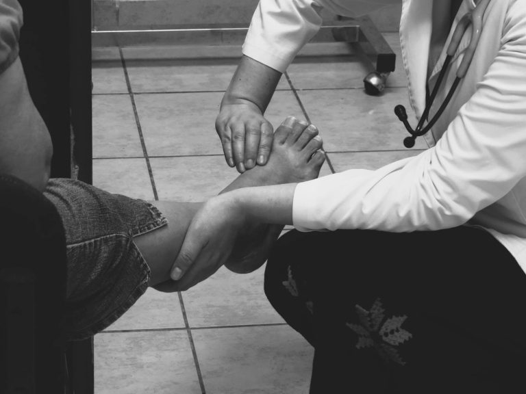 Mengidentifikasi Penyebab Cedera Engkel dan Langkah Efektif Pemulihannya