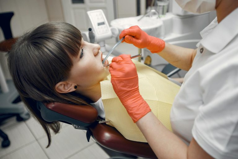 Mengenal Tanda Periodontitis dan Langkah Tepat untuk Mengatasinya